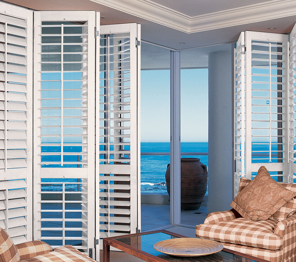 plantation wood shutter